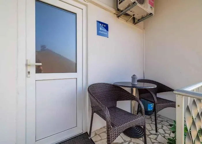 Appartamento In 53539 Crikvenica